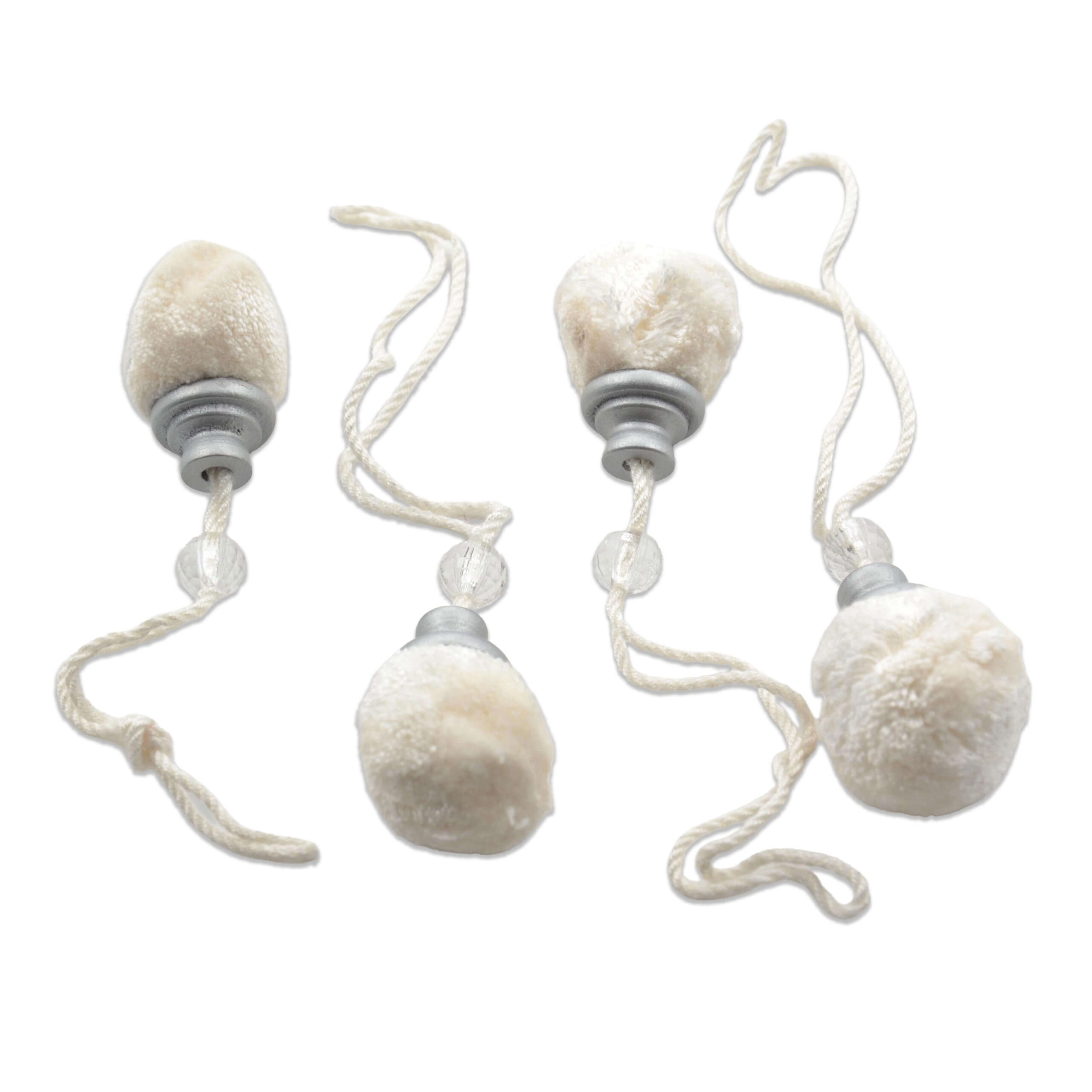 Borla pequeña en color blanco pack de 4 unidades