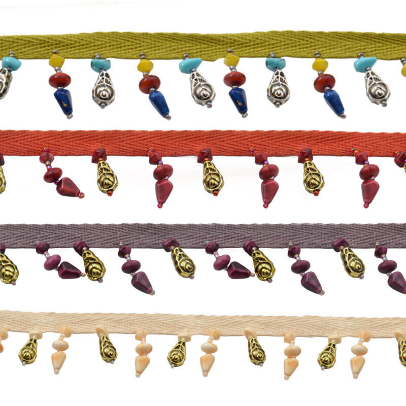 fleco con abalorios de colores decorativos