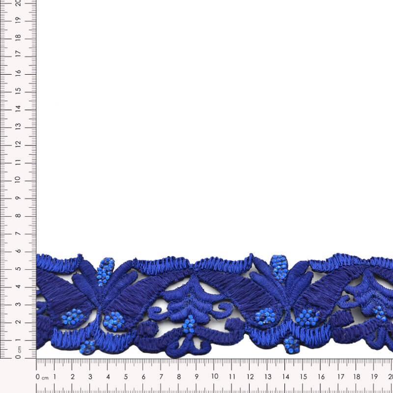 tira textil bordada con volumen