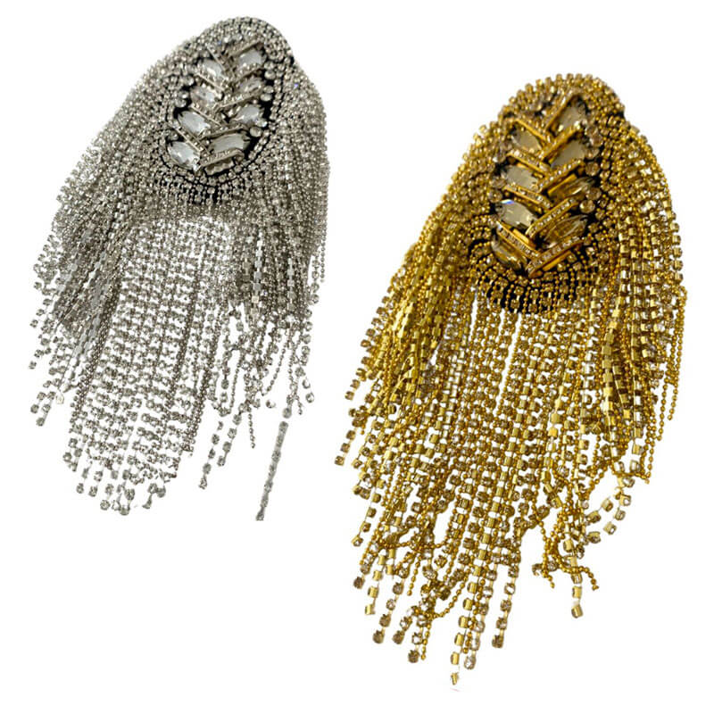 Hombreras de cristal con cadenas metálicas