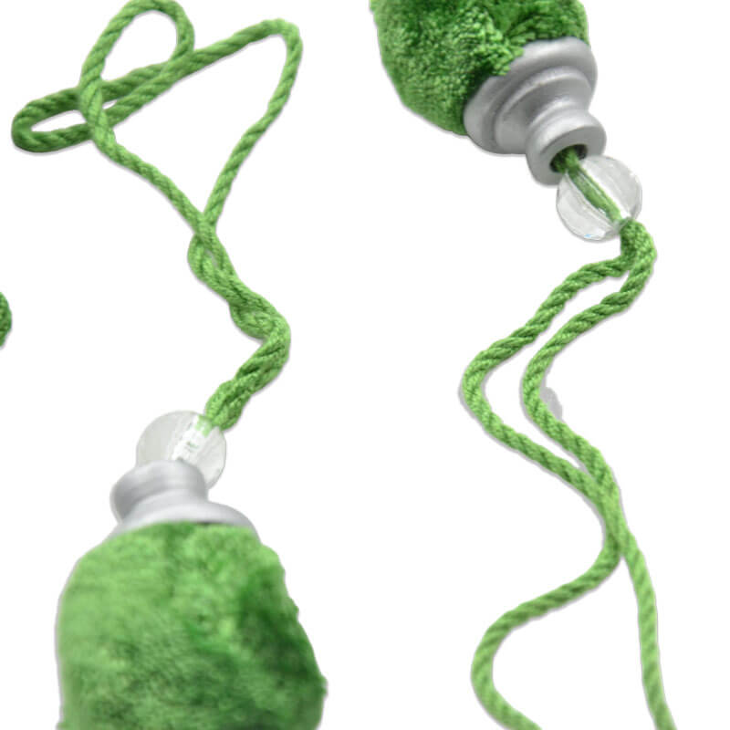 Borla pequeña de madera en color verde para confección