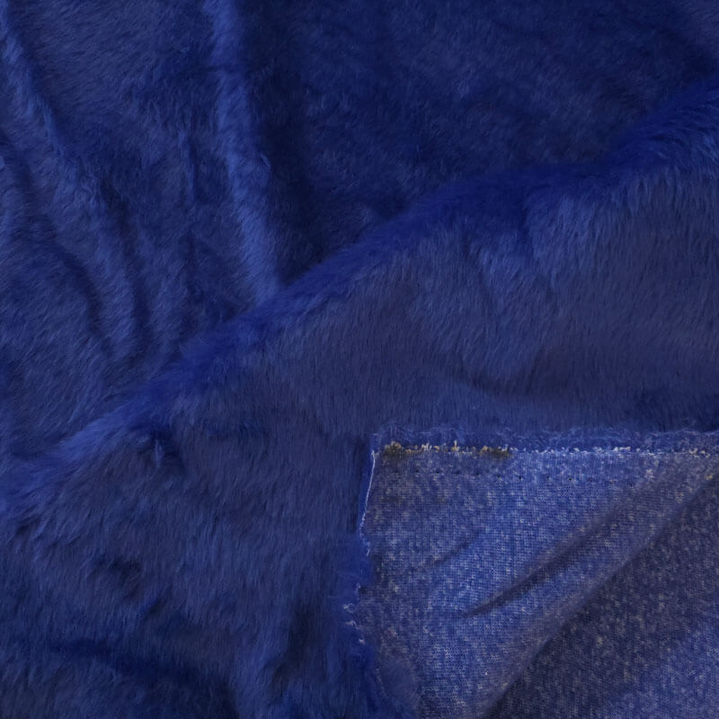 pelo sintético azul