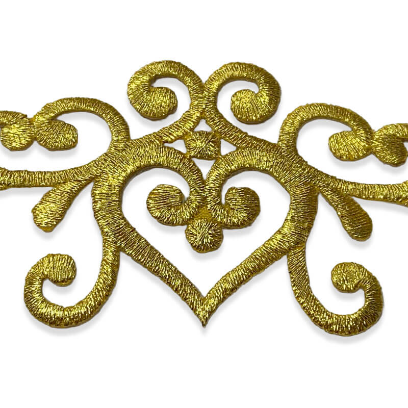Detalle de aplique bordado ornamental de 9 cm para prendas