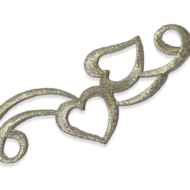 Aplique decorativo bordado corazón oro viejo para confección