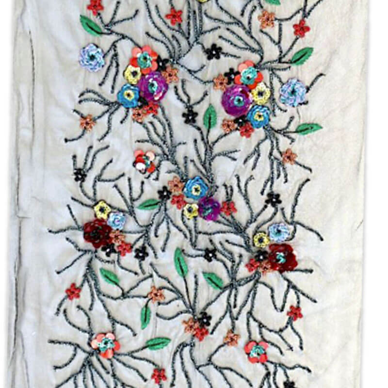 Bordado floral para vestido con detalles en relieve