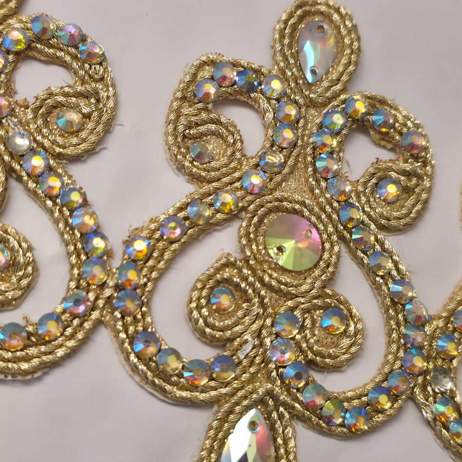 Galón oro con pedrería irisada de 8,5 cm