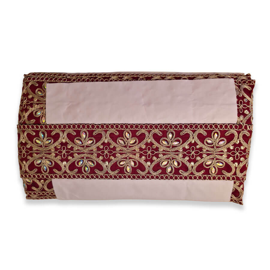 Tira decorativa con bordado floral granate