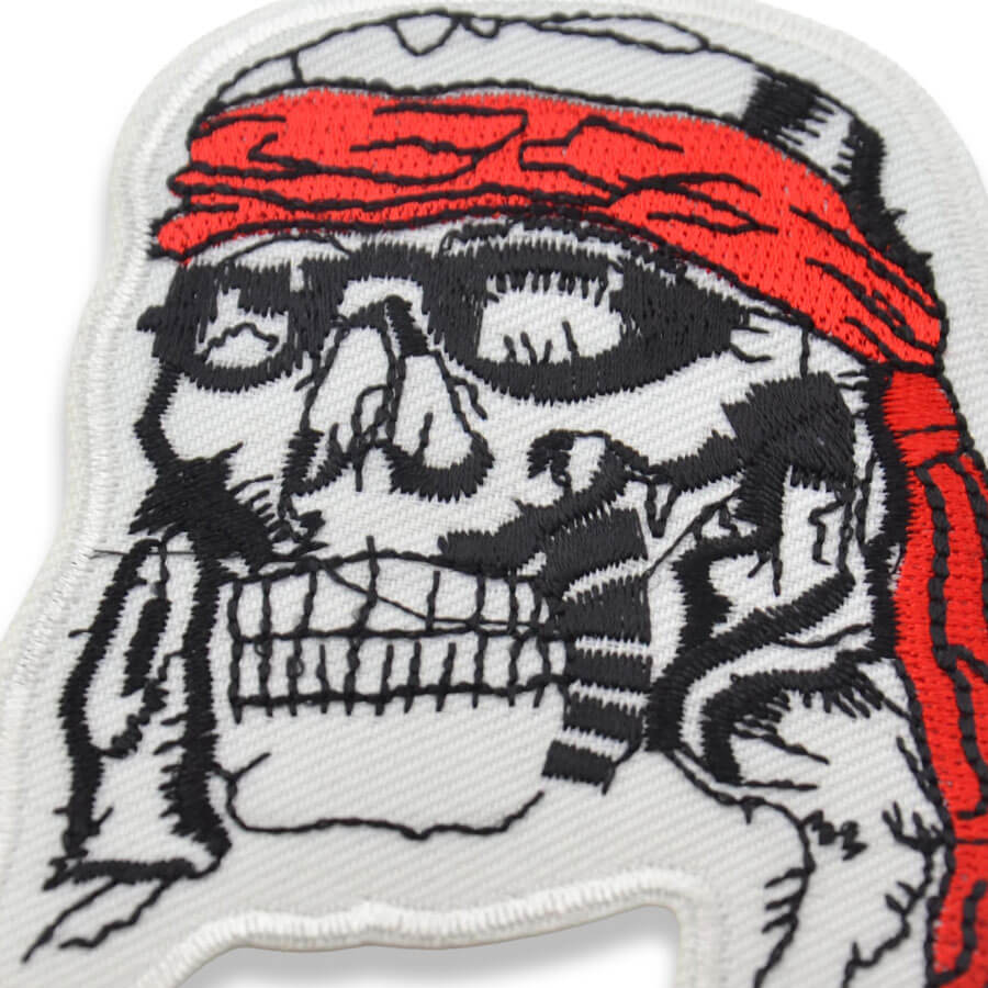 Parche Termoadhesivo Calavera Pirata Bordada 9 cm - Imagen 2
