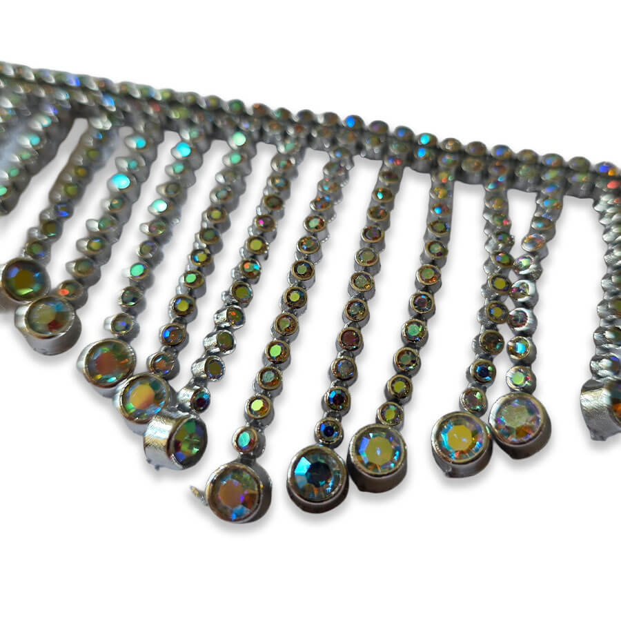 Pasamanería de pedrería con flecos de strass oro y plata